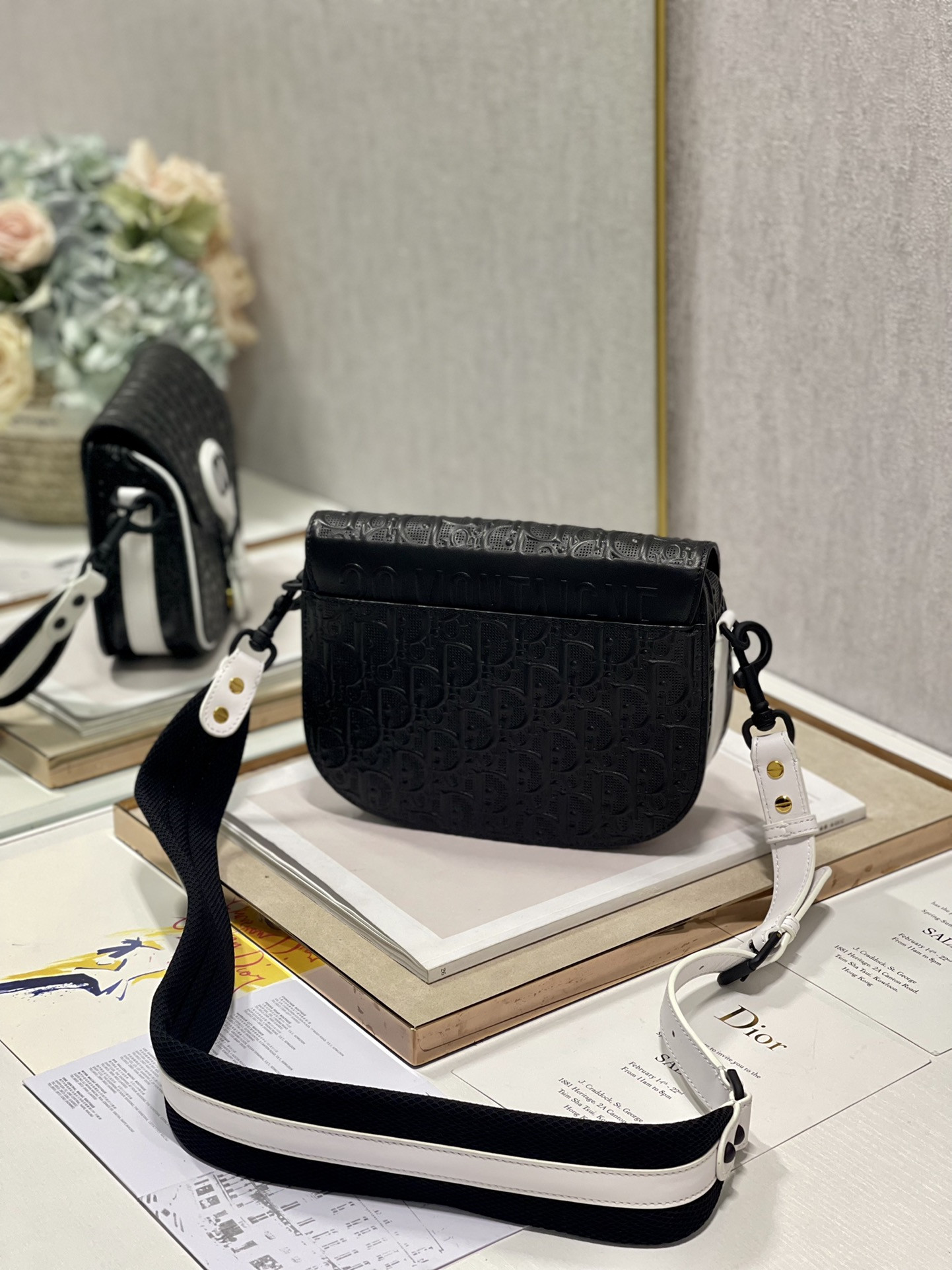 Medium D10r Bobby Bag