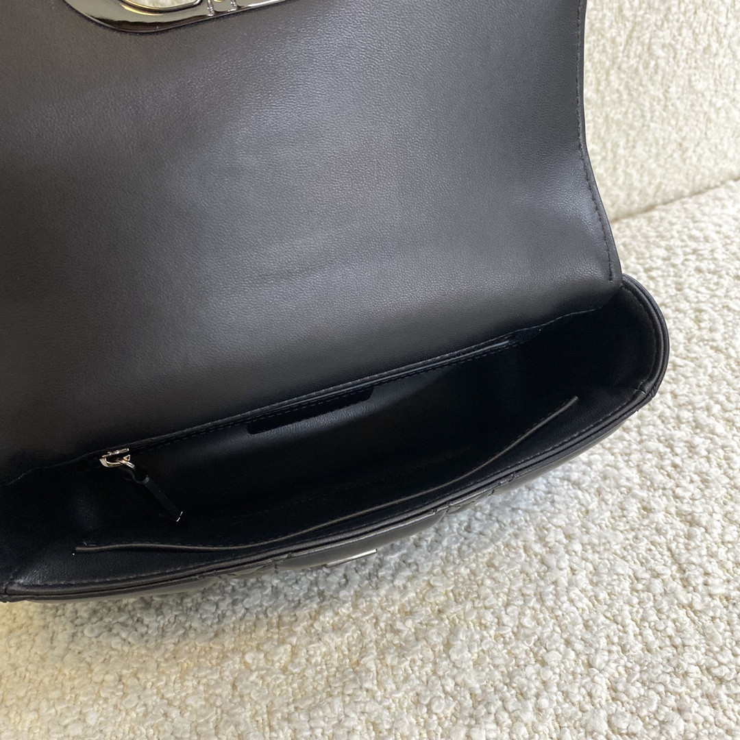 Small D10r Caro Bag