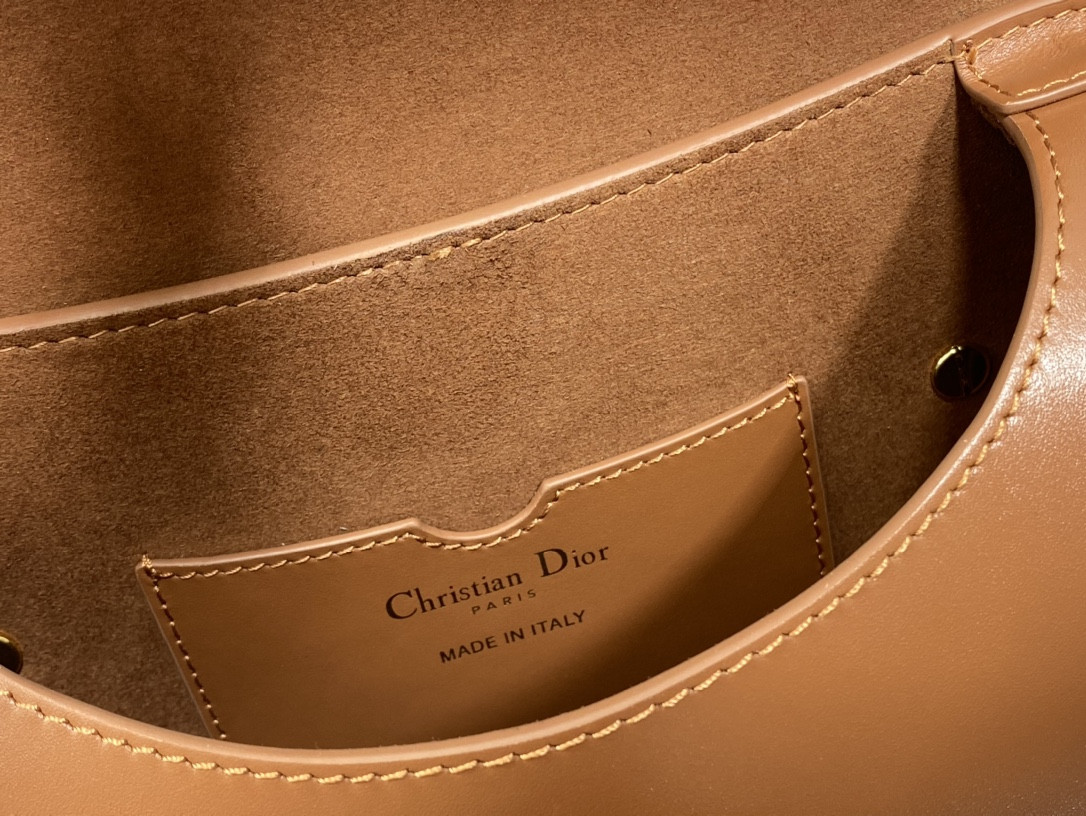 Medium D10r Bobby Bag