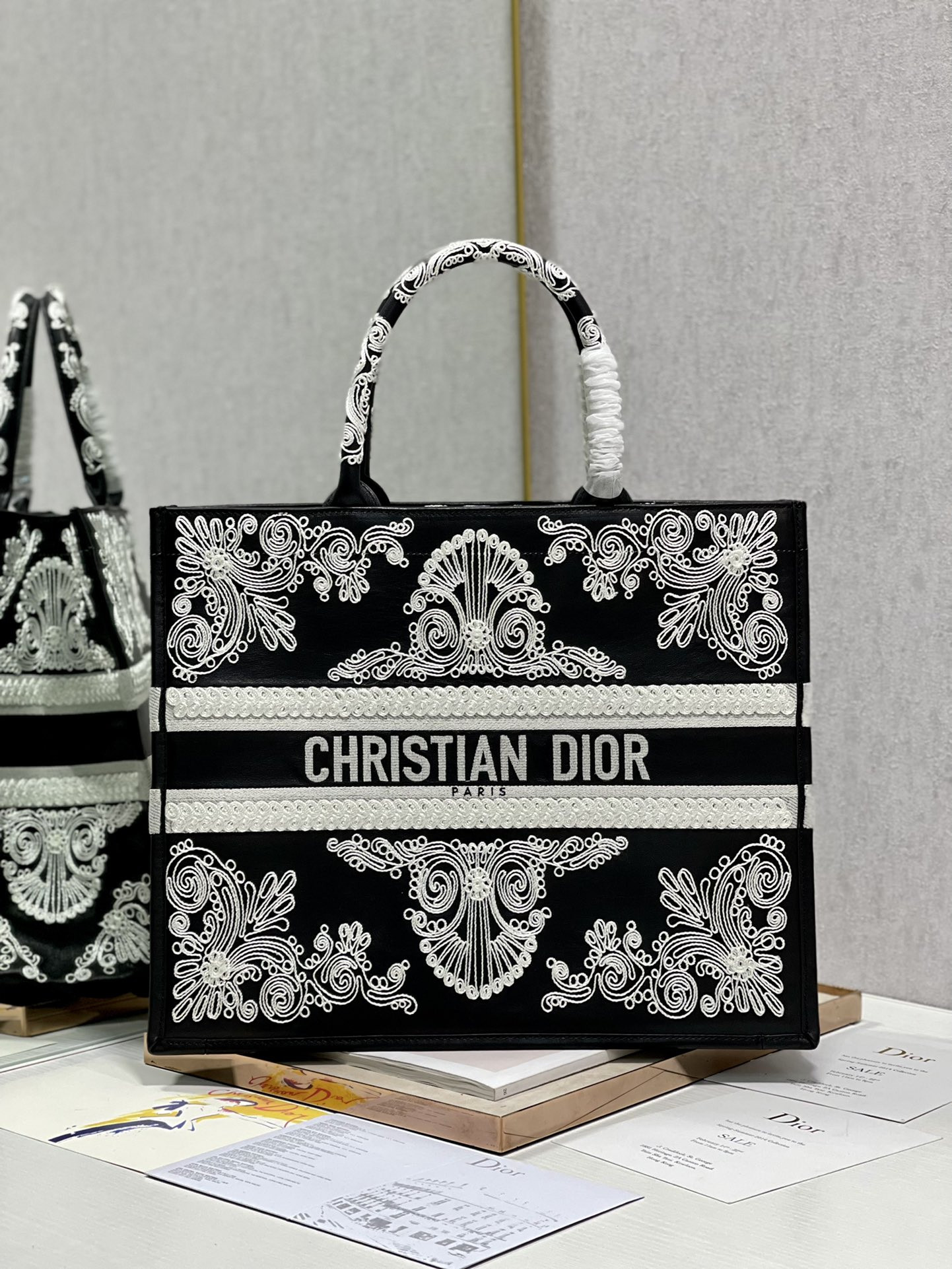 Large D10r Book Tote