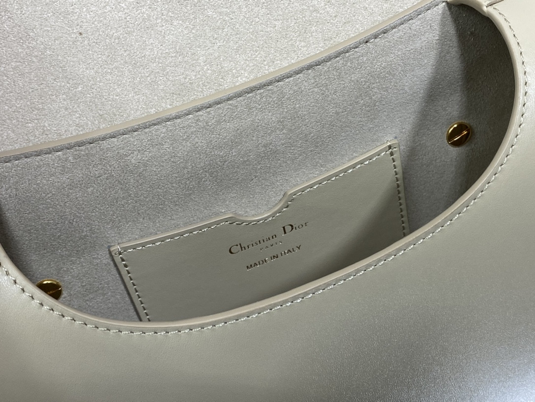 Medium D10r Bobby Bag
