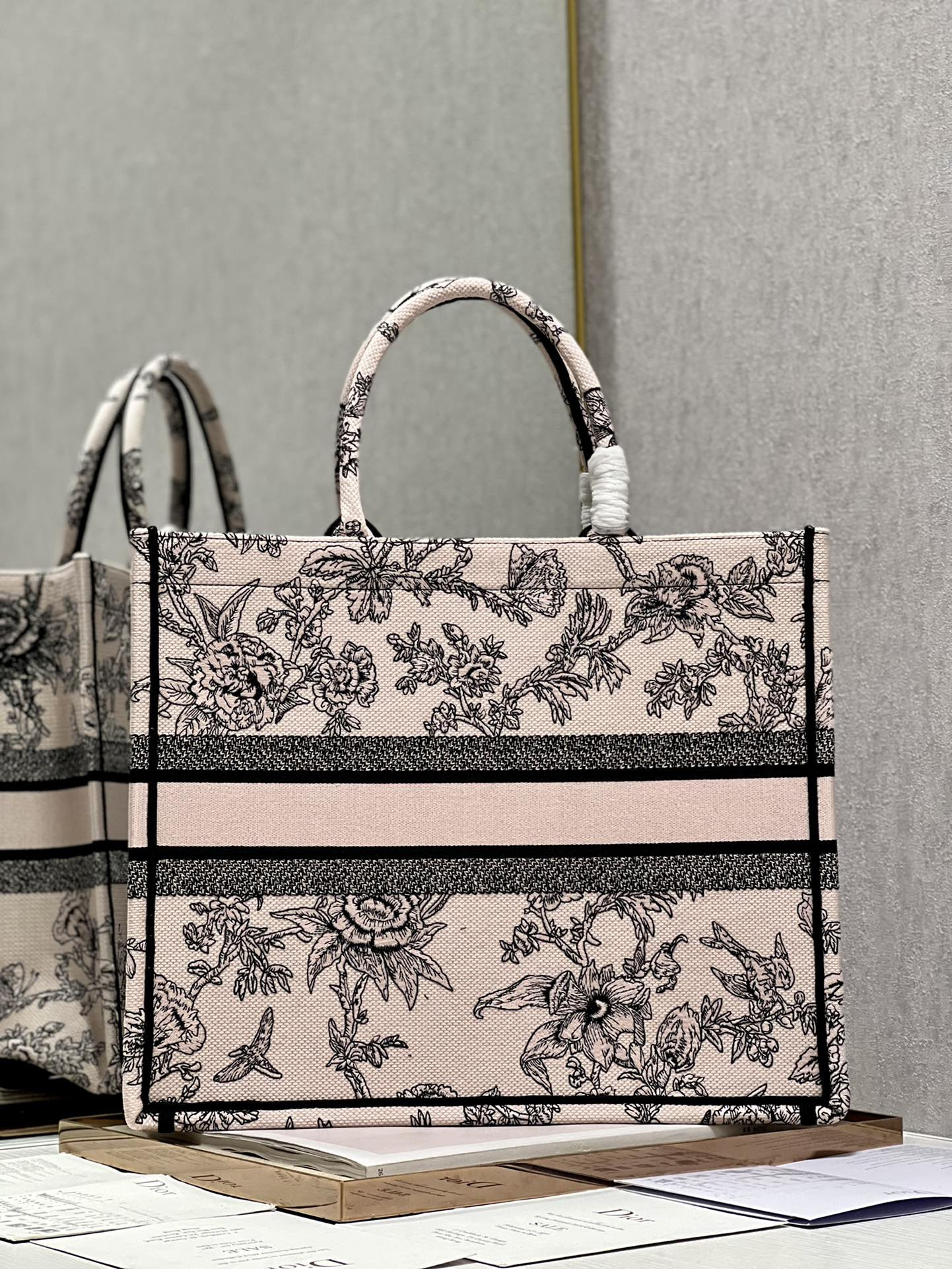 Large D10r Book Tote