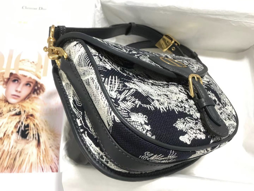 Medium D10r Bobby Bag