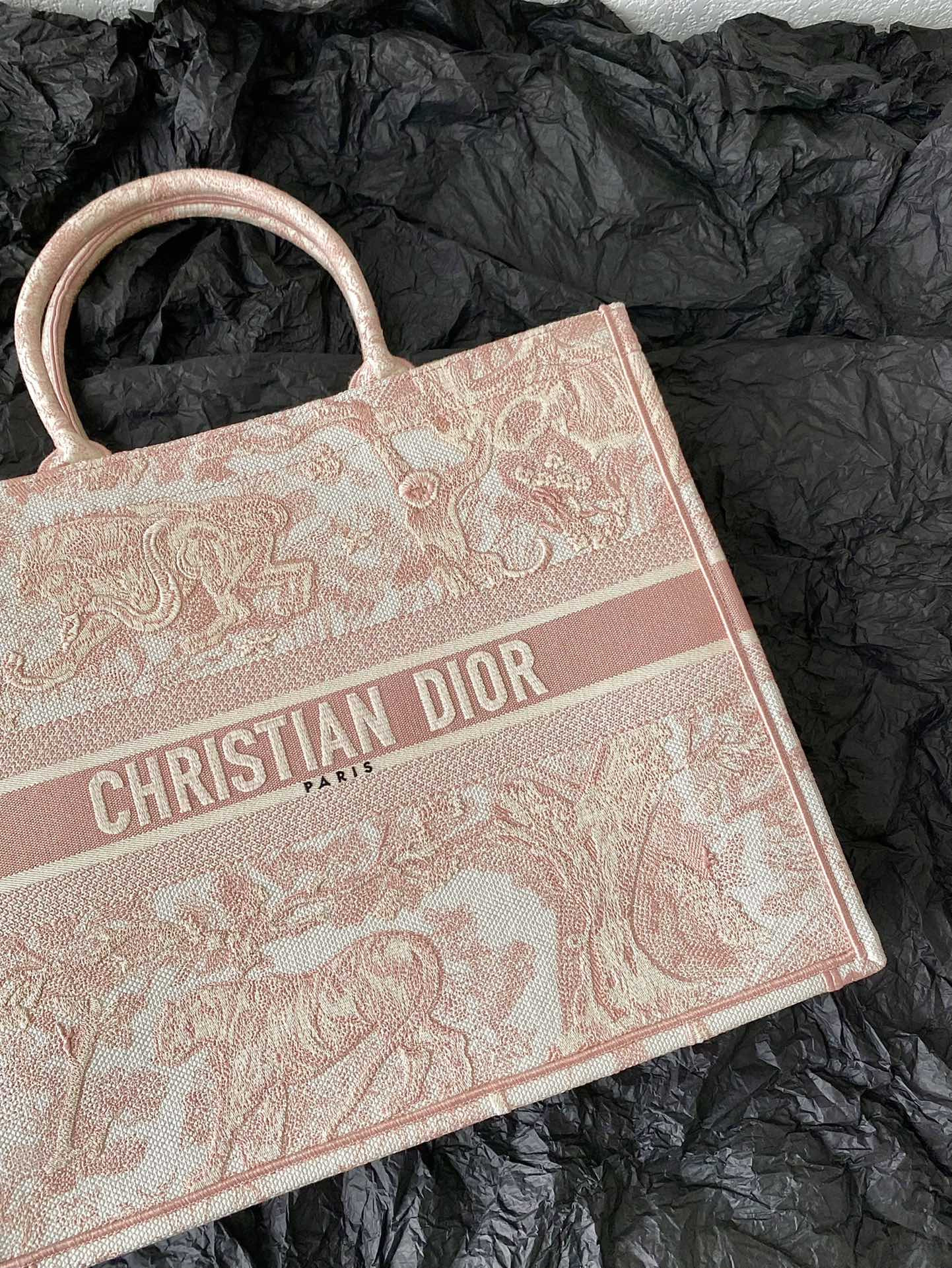 Large D10r Book Tote