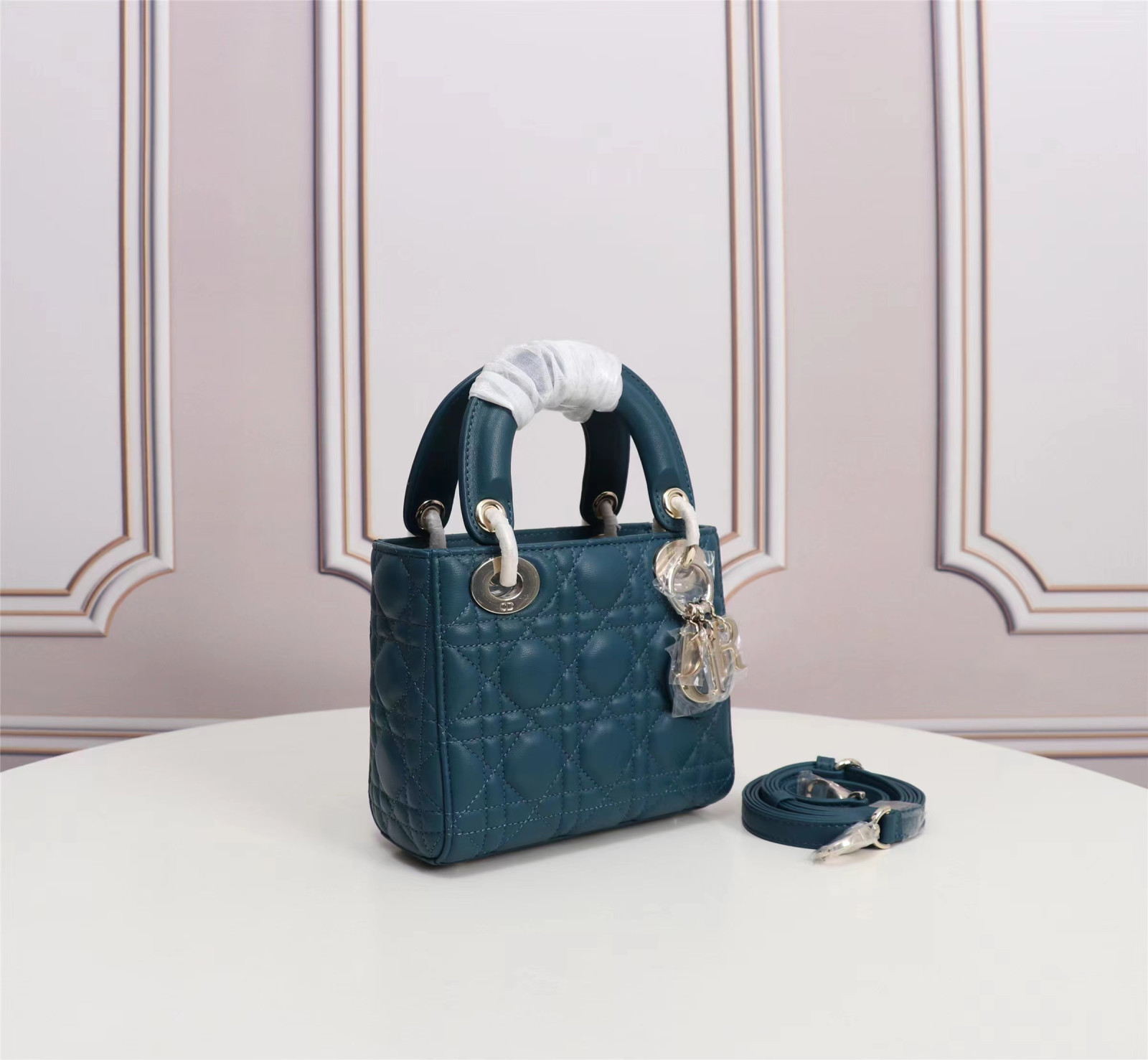 Lady D10r Micro Bag