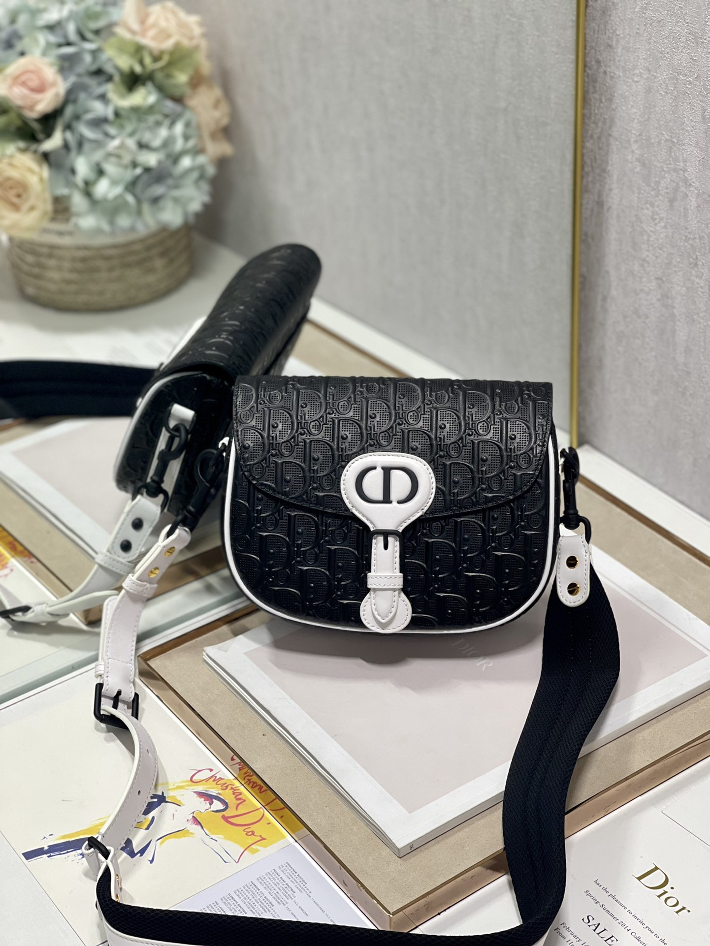 Medium D10r Bobby Bag