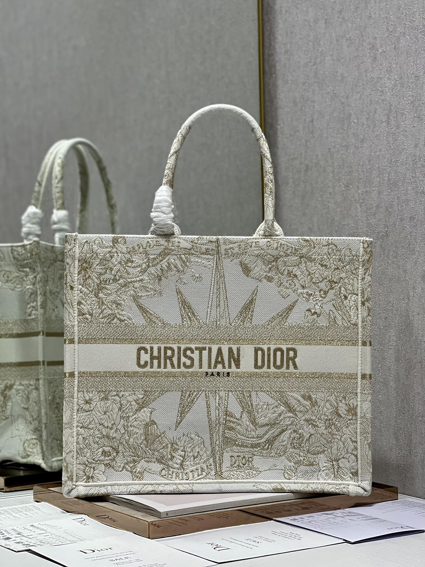 Large D10r Book Tote