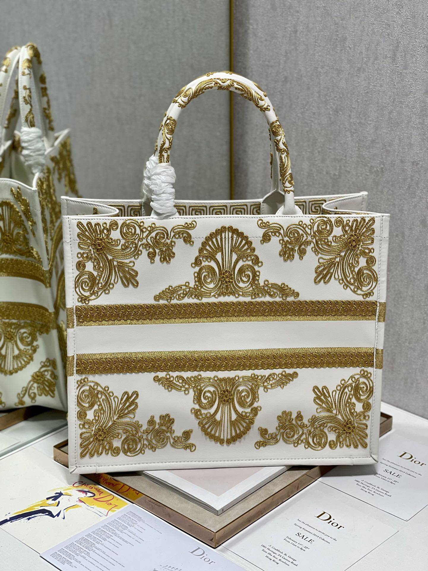 Large D10r Book Tote