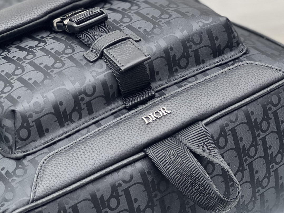 D10r Explorer Backpack