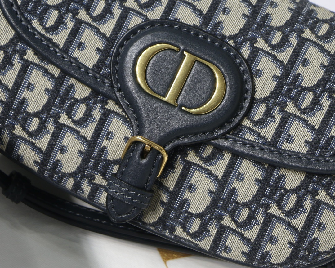 D10r Bobby East-west Bag