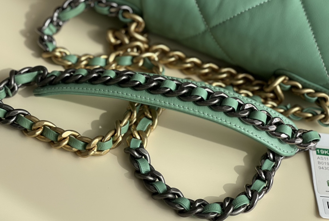 Chanle 19 Handbag