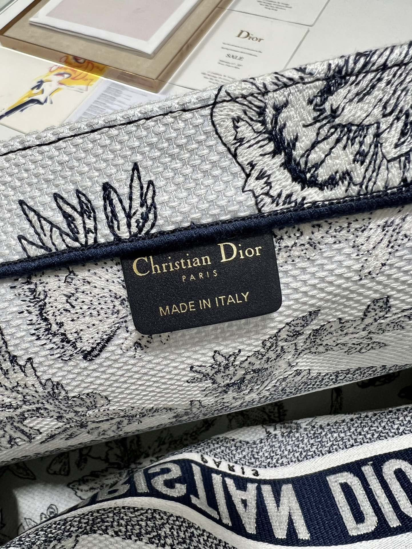 Large D10r Book Tote