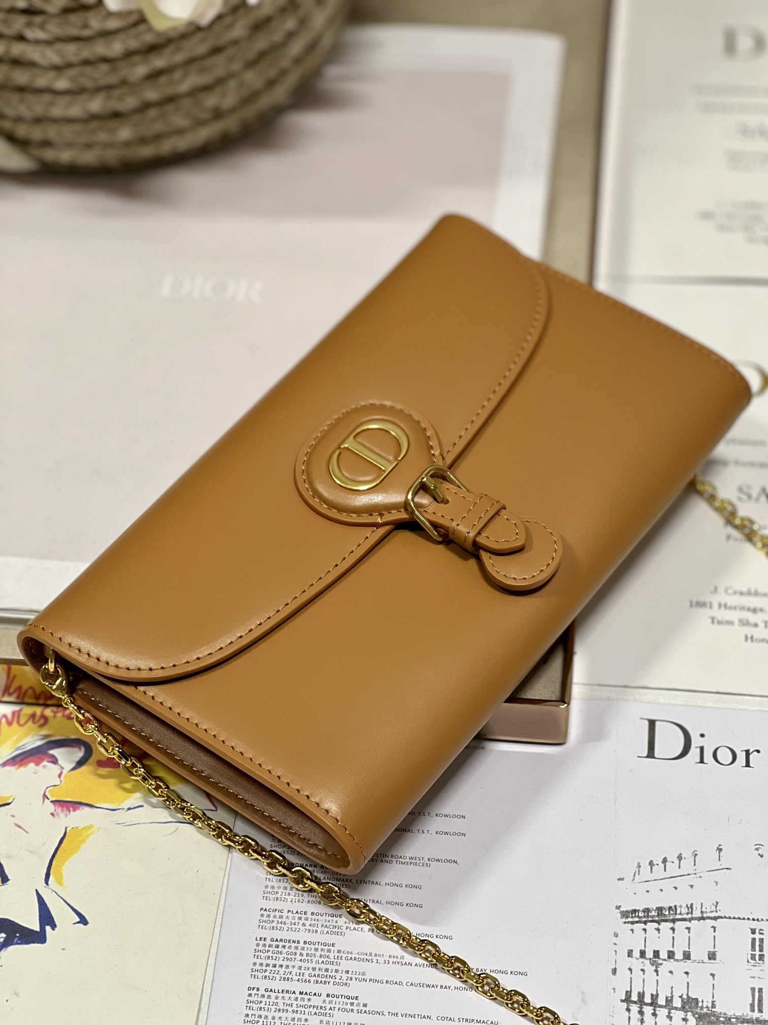 D10r Bobby East-west Pouch With Chain