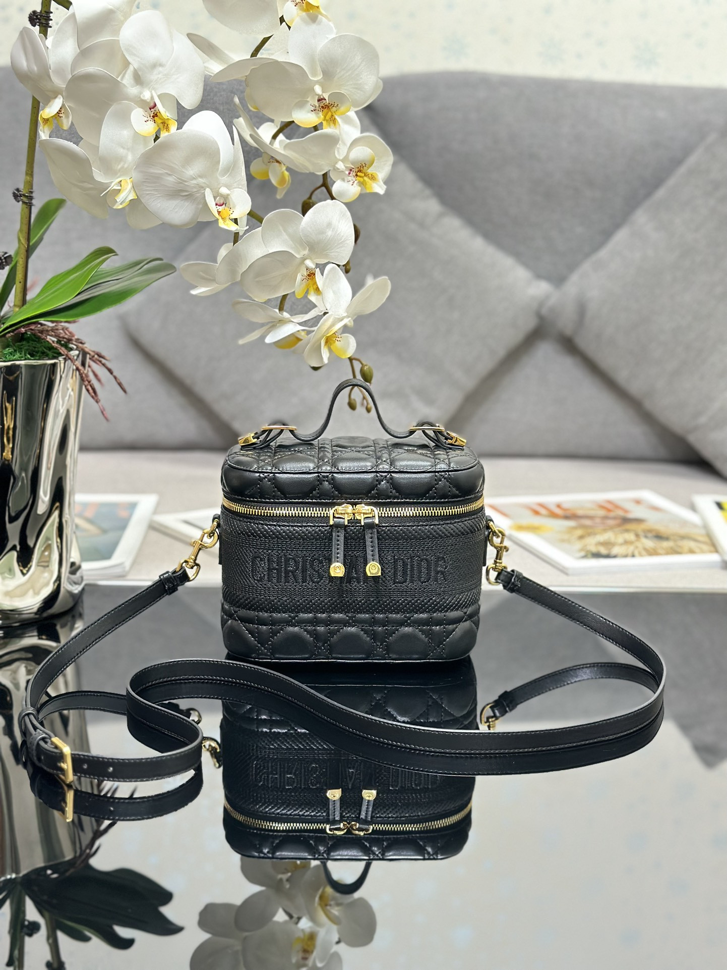 D10r Travel Vanity