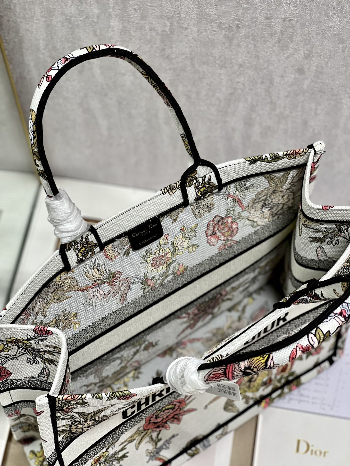 Large D10r Book Tote