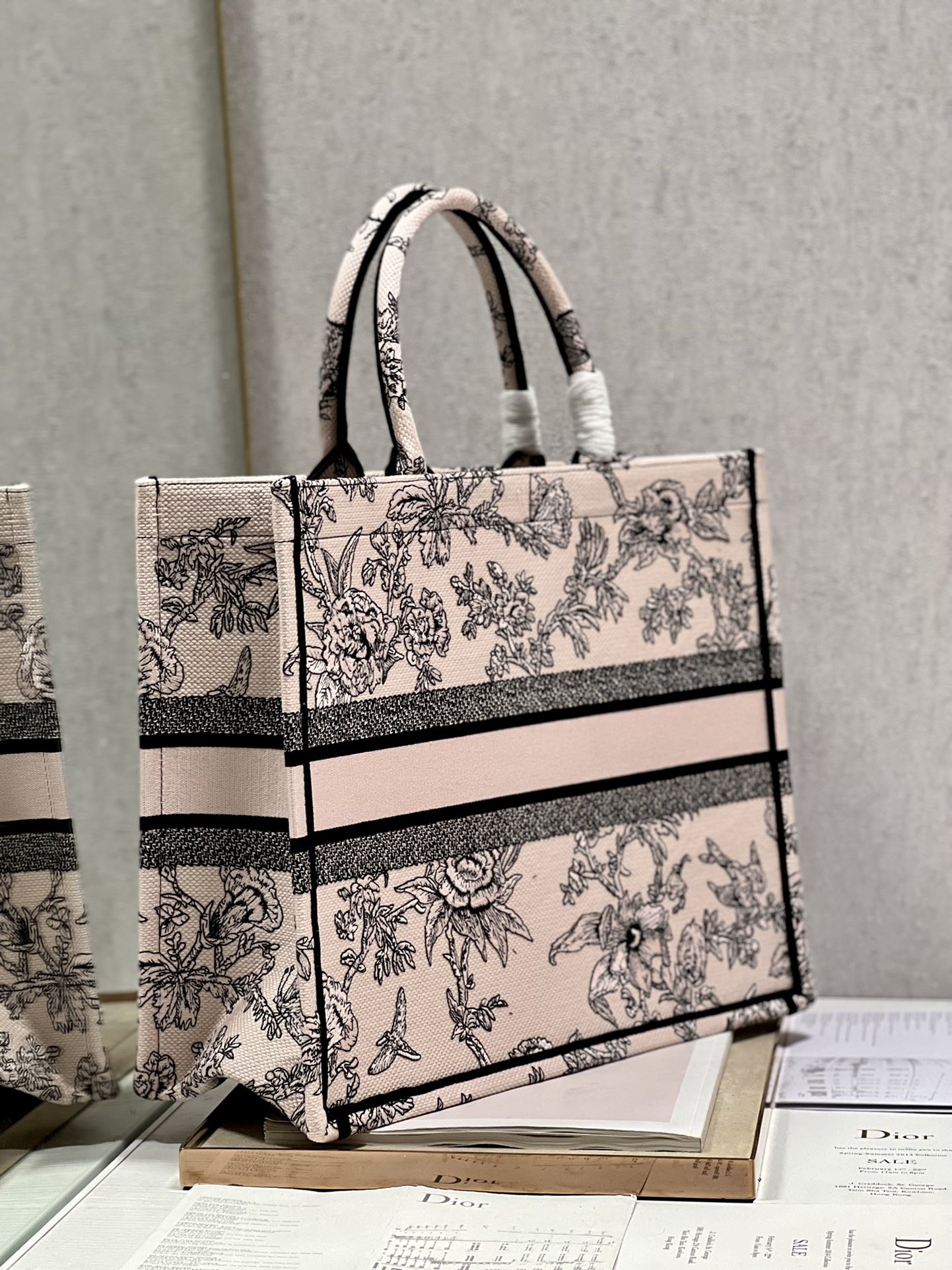 Large D10r Book Tote