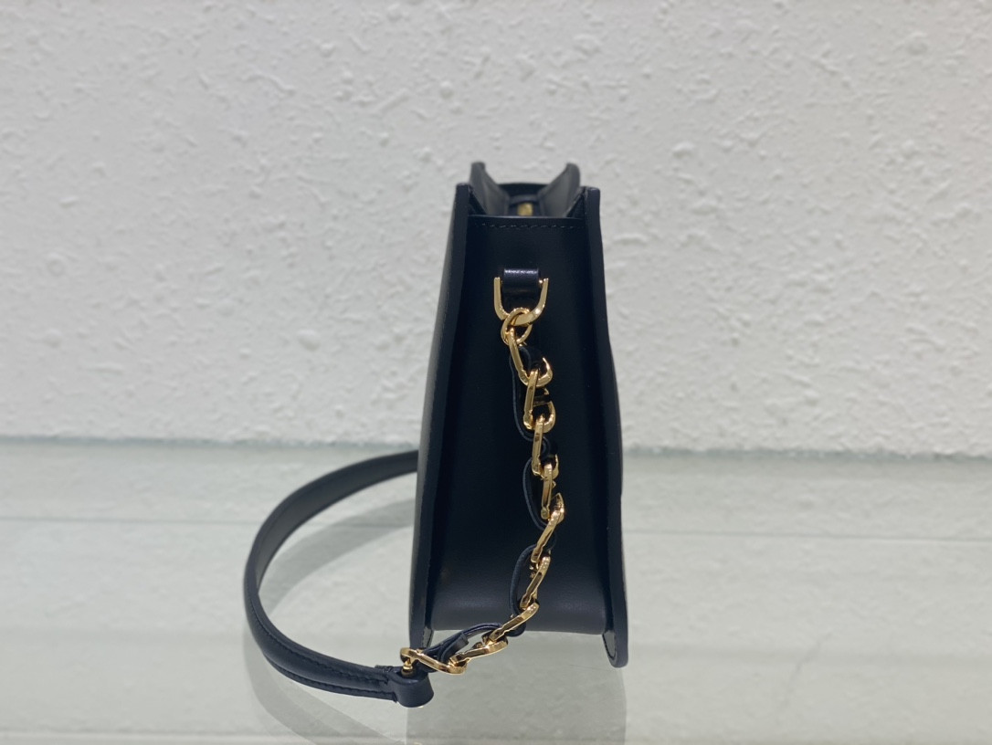 D10r Cd Signature Hobo Bag
