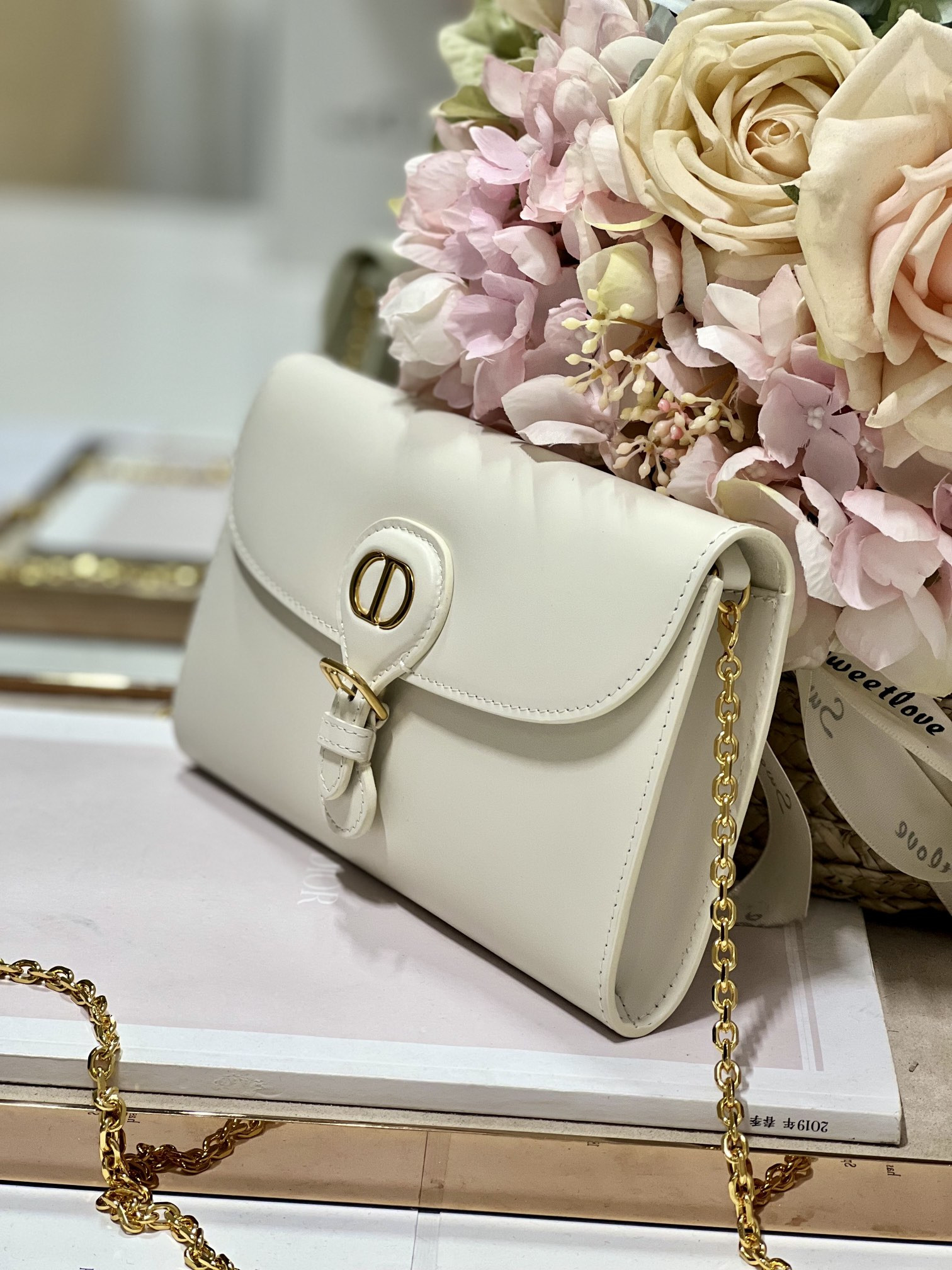 D10r Bobby East-west Pouch With Chain