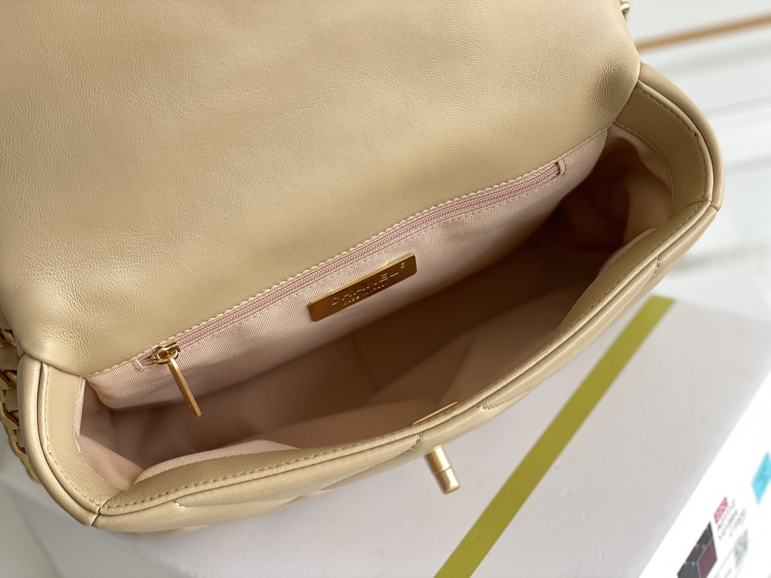 Chanle 19 Handbag