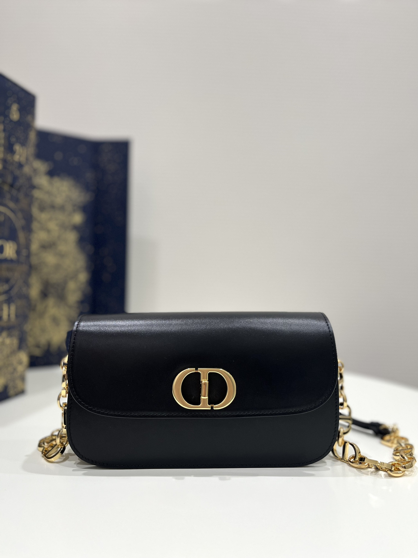 30 Montaigne Bag