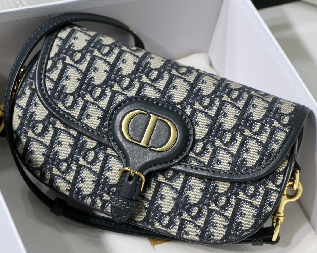 D10r Bobby East-west Bag