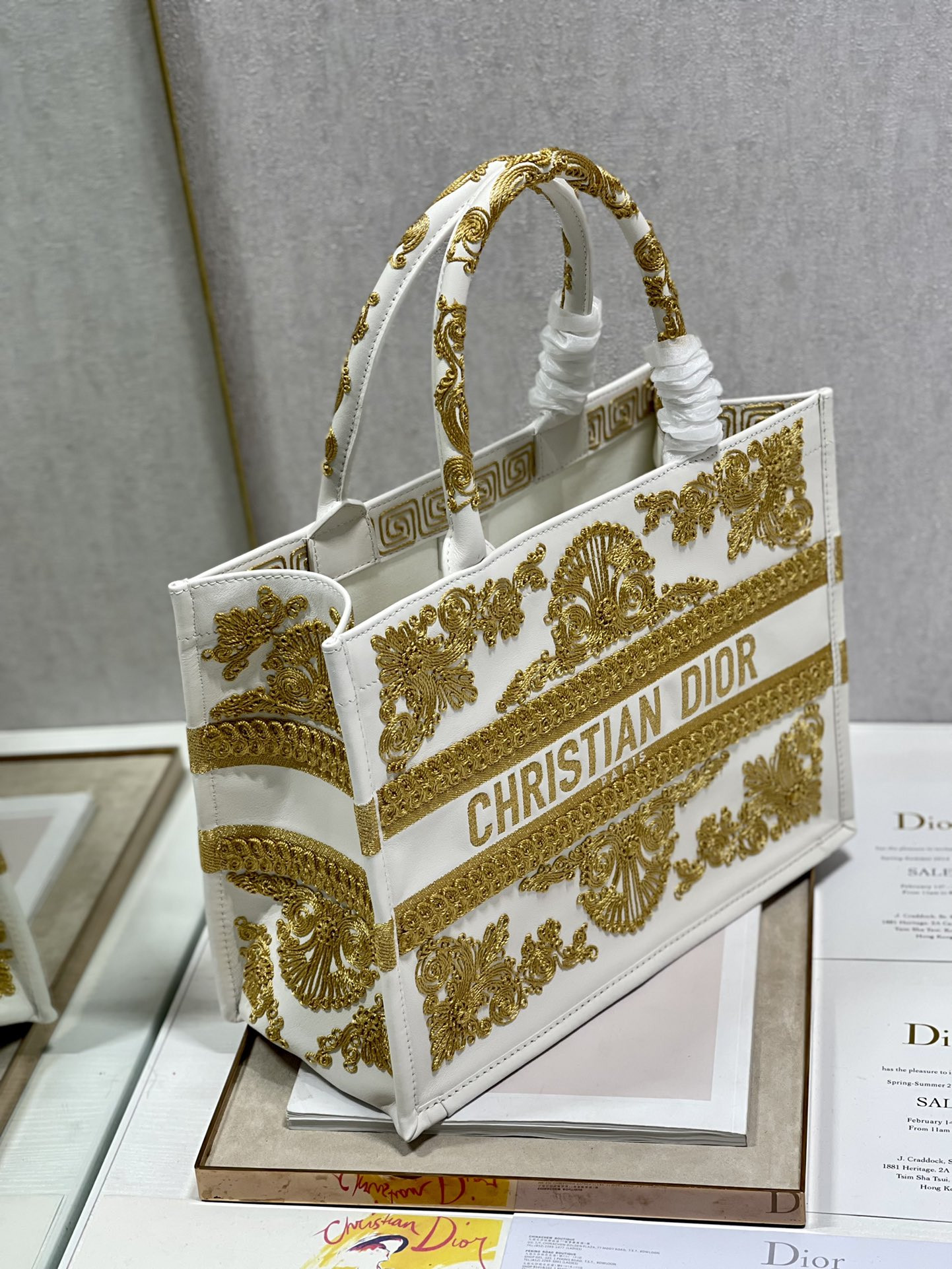 Medium D10r Book Tote