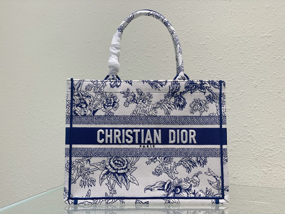 Medium D10r Book Tote