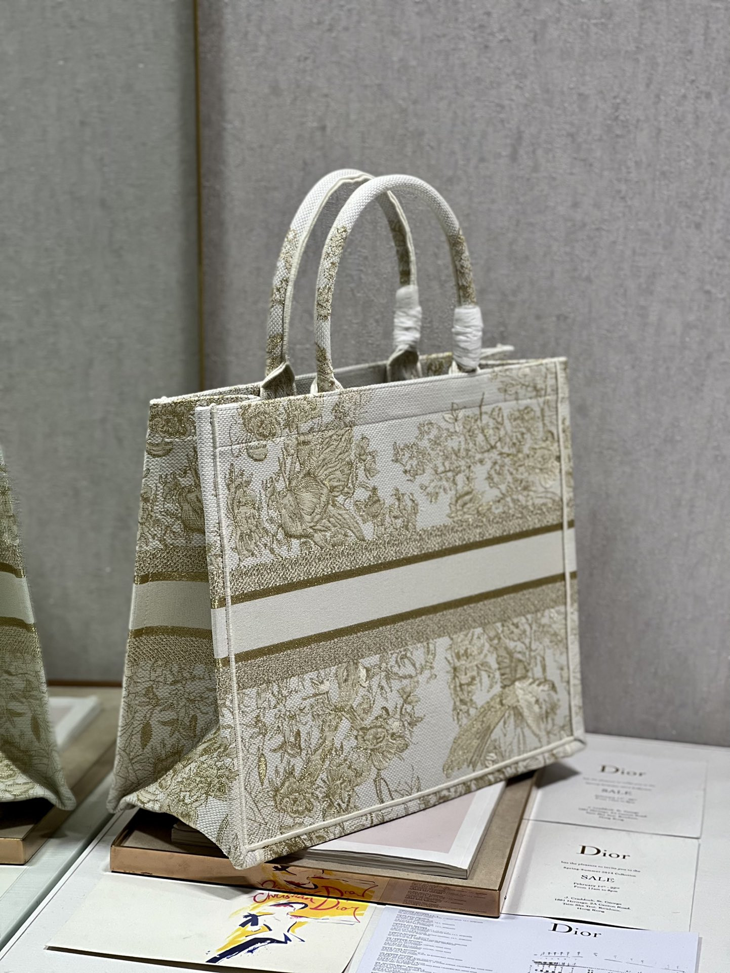 Large D10r Book Tote