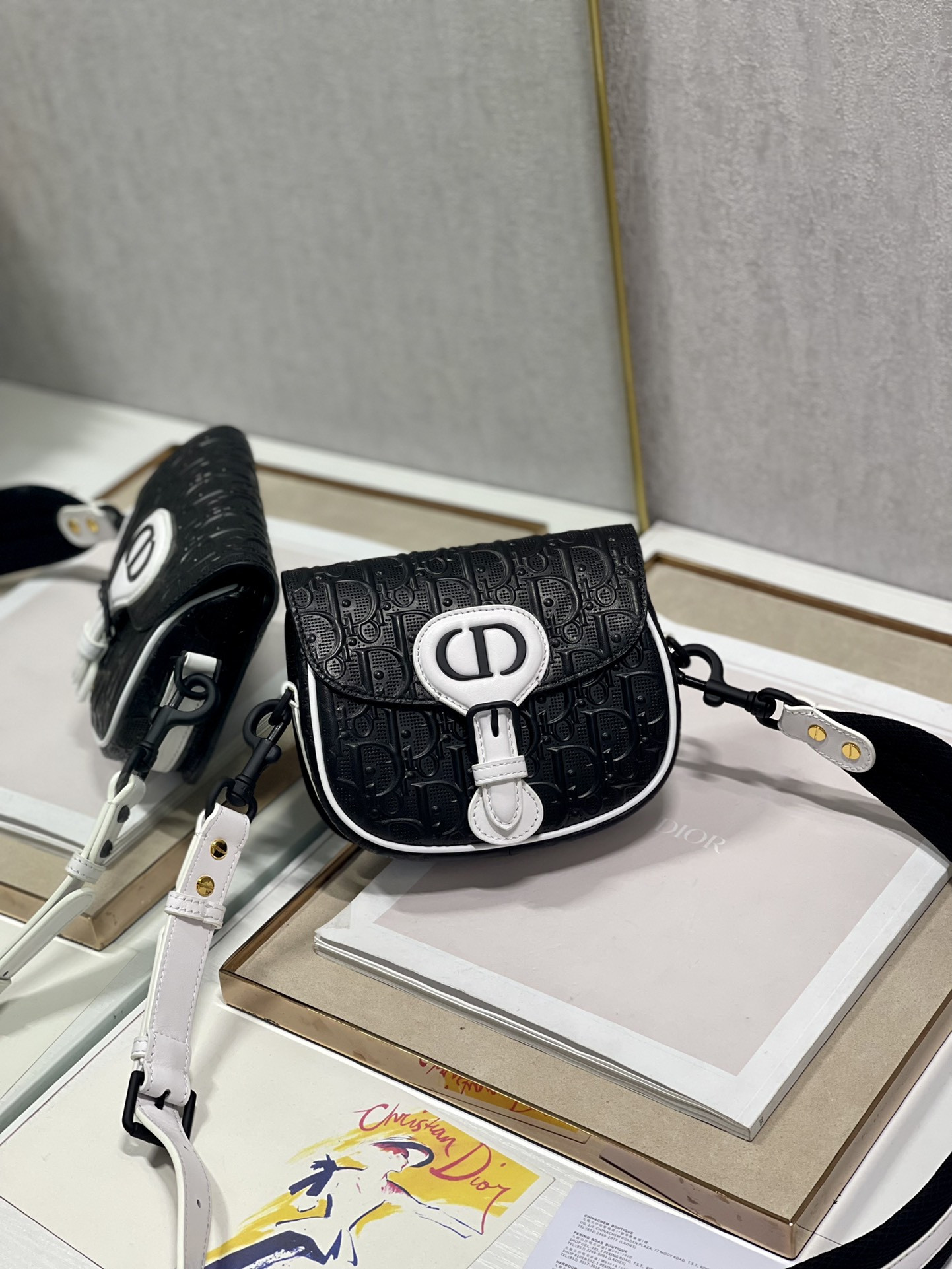 Small D10r Bobby Bag