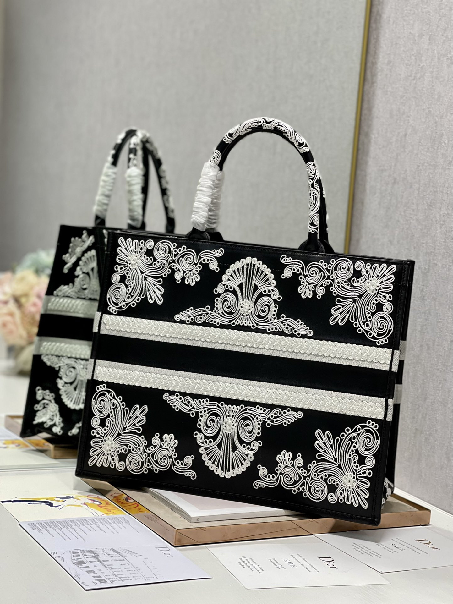 Large D10r Book Tote