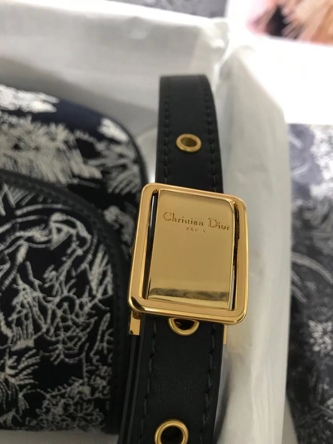 Medium D10r Bobby Bag