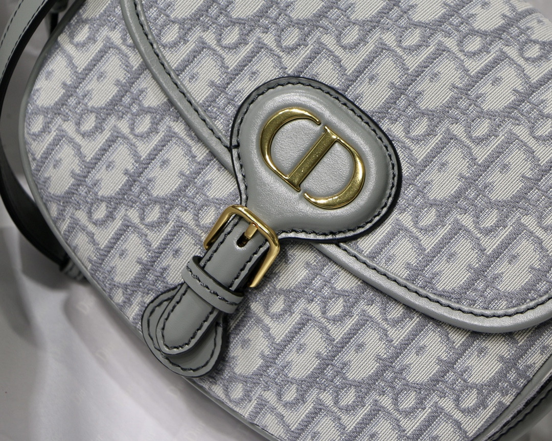 Medium D10r Bobby Bag