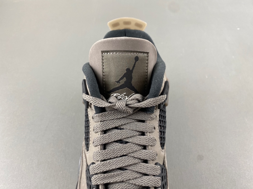 Air Jordan 4 