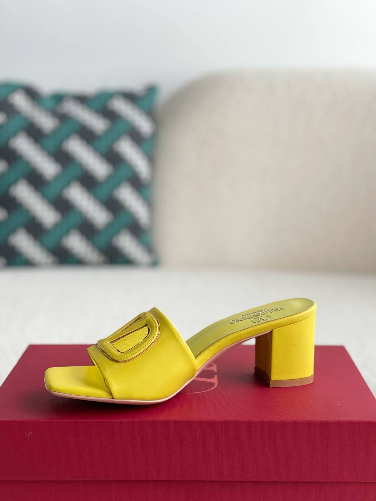 Va1e*ntin0 Summer high-heeled sandals