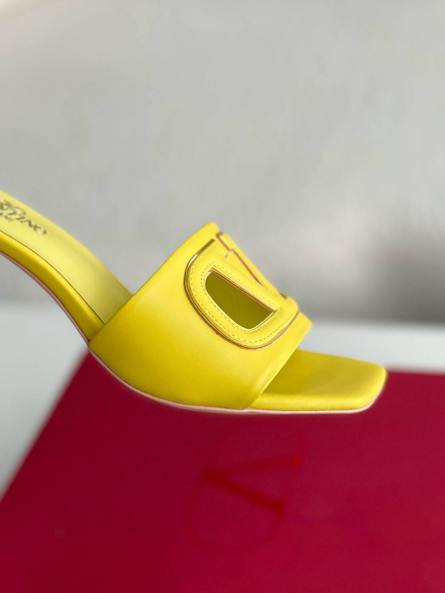 Va1e*ntin0 Summer high-heeled sandals